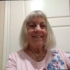 Danielle Mclin's Instagram, Twitter & Facebook