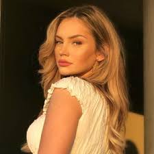 Taylor Selfridge (@taylorrselfridge)