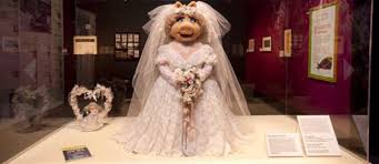 Pin On Miss Piggy