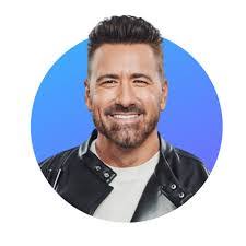 Cary Fernandez's Instagram, Twitter & Facebook