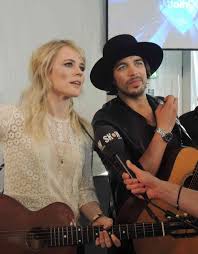 Nog eentje dan (ps ik ben dus foto's aan het zoeken. Esc Teilnehmerin Ilse Delange Gerade Erschienen Und Hitverdachtig