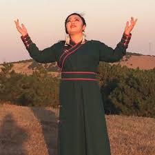 Listen to Аав ээж by Bavuudorj Tsetsegmaa in Voice of nomads playlist  online for free