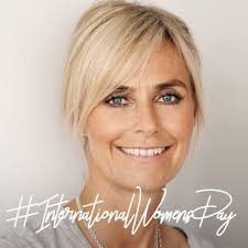 Della Draper's Instagram, Twitter & Facebook