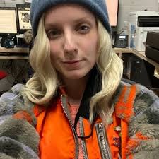 Ash Blonde Wavy Wig: 16" Heat-friendly Synthetic Hair