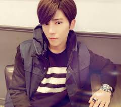 필서진, sinh ngày 7 tháng 7 năm 1989) là nam ca sĩ, diễn viên người đài loan. ç•¢æ›¸ç›¡ Home Facebook