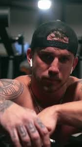 Aaron Stroud's Instagram, Twitter & Facebook