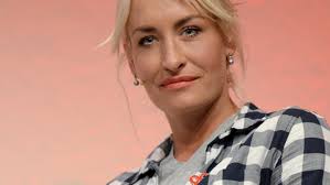 Sarah kate silverman (born december 1, 1970) is an american comedian, actress, singer, and writer. Schwanger Sarah Connor Regt Sich Uber Andauernde Babygeruchte Auf