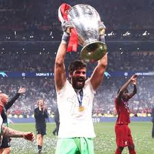 Alisson becker had joined liverpool back in 2018 from roma and was voted fifa best men's goalkeeper in 2019. Alisson Becker Alissonbecker Twitter