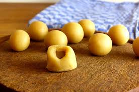 Wir zeigen step by step, wie du pralinen selber machen kannst. Pralinen Schnell Einfach Selber Machen Rezept Ohne Alkohol Wurzelwerk