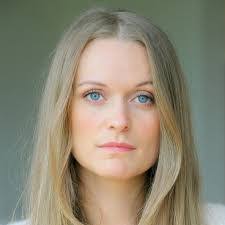 Sandra Lipps's Instagram, Twitter & Facebook