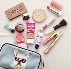 Fashion Weakness What S In My Makeup Bag Makeup Bag Essentials Whats In My Makeup Bag Makeup Bag