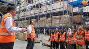 :1) 08dmp19f1003 2) 08dmp19f1002 class : Educational Tour Politeknik Sultan Salahuddin Abdul Aziz Shah Youtube