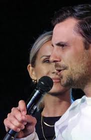 Celebrity pastor, social media branding build VOUS church