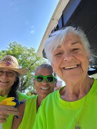 Kiwanis members clean up McKinleyville streets