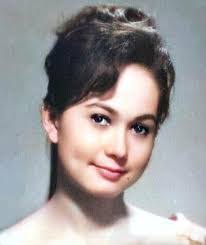 Loretta Marquez's Instagram, Twitter & Facebook