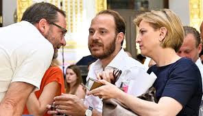 Als martin die junge frau untersucht, stellt sein befund luisas leben völlig auf den kopf. Nr Wahl Neos Entscheiden Diese Woche Uber Quereinsteiger News At