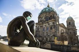 Diese regeln gelten ab samstag. Berlin Verscharft Corona Regeln Masken Im Buro Obergrenze Bei Feiern