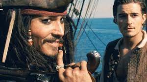 A gallant blacksmith (orlando bloom) in love with elizabeth allies with sparrow in pursuit of the pirates. 28 Things We Learned From The Pirates Of The Caribbean The Curse Of The Black Pearl Commentary