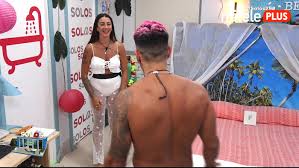 Ver La entrada de Fati Vázquez completo online | Solos - mitele