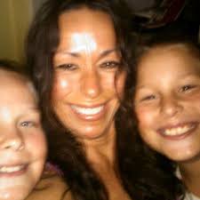 Anisa Thomas (@ajjtz)