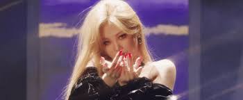 Tap to play or pause gif 10 Times G Idle Soojin Proved She Was A Seductive Queen Wednesday Wonders