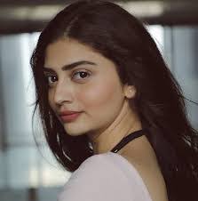 Kathryn Davison's Instagram, Twitter & Facebook