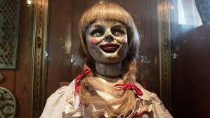 Lou's nachtmerrie lou schrok zich op een nacht wakker. Alleen De Grootste Horrorfans Kennen Deze Feitjes Over The Conjuring Superguide