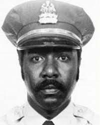 Gov. Mike Parson, St. Louis mayor meet at breakfast for fallen police  officers