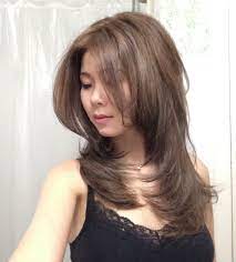 How To Easily Style Your Hair With A Round Brush And Blowdryer For Volume Round Hair Brush Round Brush Hair Dryer Round Brush Blowdry