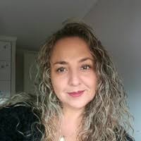 80+ perfiles de «Iris González»