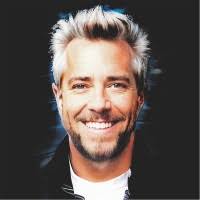 100+ "Daniel Moll" profiles