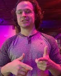 Sean Mast's Instagram, Twitter & Facebook