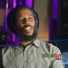 Darryl Blackwell's Instagram, Twitter & Facebook