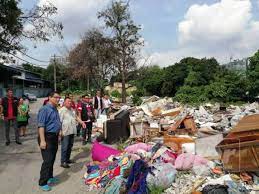 Terkait hal ini, estate manager perumahan kota wisata husin mengatakan, tak ada ketentuan khusus mengenai pengeras suara di kompleks perumahan. Kawasan Lapang Jadi Tapak Pembuangan Sampah Haram