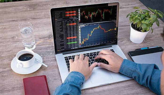 Forex Trading Explained (2026): How It Works, Risks & Getting Started