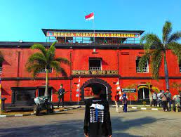 Benteng yang menjadi pertahanan saat melawan pasukan pangeran diponegoro ini. Benteng Van Der Wijck Kebumen