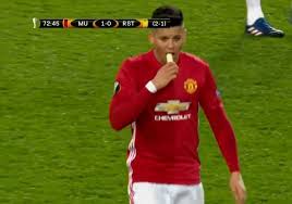 Marcos rojo has an indifferent time at man united up to this point. Jose Mourinho Had Marcos Rojo Eat A Banana During Europa League Match Howler Magazine