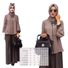 Kebaya modern untuk orang gemuk yang modelnya sangat praktis dengan menutupi bagian lengan dan badan, namun agak terbuka di bagian dada. 10 Model Baju Gamis Untuk Orang Gemuk Agar Terlihat Langsing