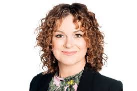 Tara Grant's Instagram, Twitter & Facebook