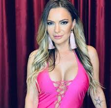 Watch the official music video for #iubireapeacte performed by andreea antonescu looking for a new jam ? Revista Viva Tu Stii Cati Ani Are Andreea Antonescu Facebook