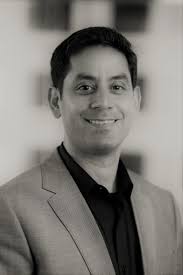 VetsEZ CEO And Leadership: Executives and Demographics