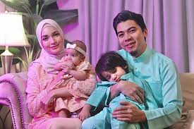 Alhamdulillah, isteri saya nur amira izzati selamat melahirkan anak perempuan kami pagi tadi. Anak Sulung Amar Amyra Rosli Cedera Bahagian Siku Akibat Terseliuh Nasib Baik Tiada Yang Serius Hiburan Mstar
