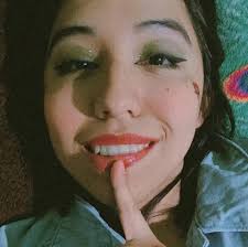 Sharon Nava en personas