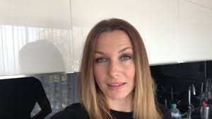 Tomán szabina, a toman diet fehérjediéta fejlesztője, a toman életmódprogram megalkotója beszélget hírességekkel, megmutatja hogyan és miként lehet sikeres és hatékony a diéta! Most Vegigkovetheted Toman Szabina Fogyasat Nlc