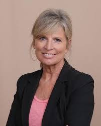 Heidi May's Instagram, Twitter & Facebook