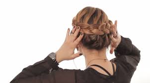 Les tresses et les couettes classiques, vous maîtrisez ! Comment Realiser Une Tresse Couronne En 4 Etapes Video Dailymotion