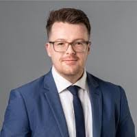 Lee Blunden's Instagram, Twitter & Facebook