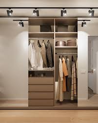Uno spazio dove l'eleganza si mette in bella mostra, grazie a soluzioni espositive, pratici accessori e sistemi di illuminazione insieme alle. Progettare Una Cabina Armadio Fai Da Te 100 Idee E Misure Minime