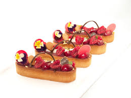 Petites Tartelettes Fruits Rouge Pate Sucree Praline Creme D Amande Confit Fruits Rouge Ganache Griottes Tonka Chanti Desserts Pastry Art Mini Desserts
