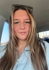 Erin Hursey's Instagram, Twitter & Facebook